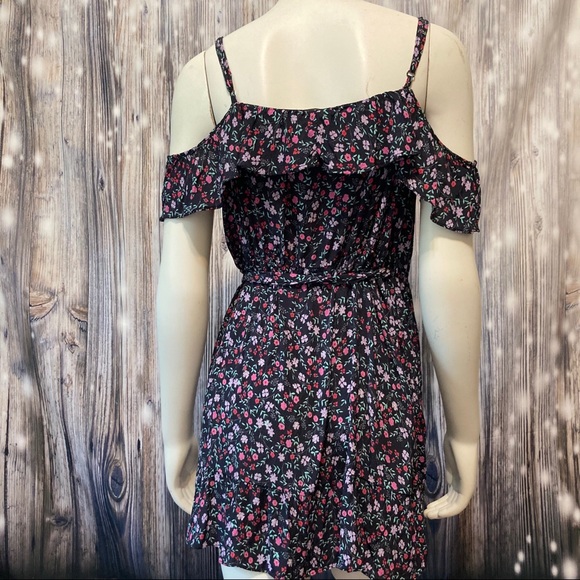 Lovers & Friends Wrap Top - Picture 8 of 12